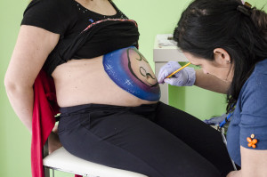 Belly painting con tema "la natività"