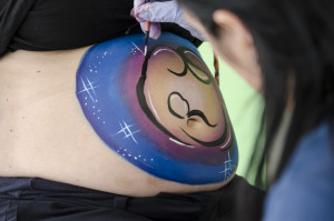 Belly painting con tema "la natività"